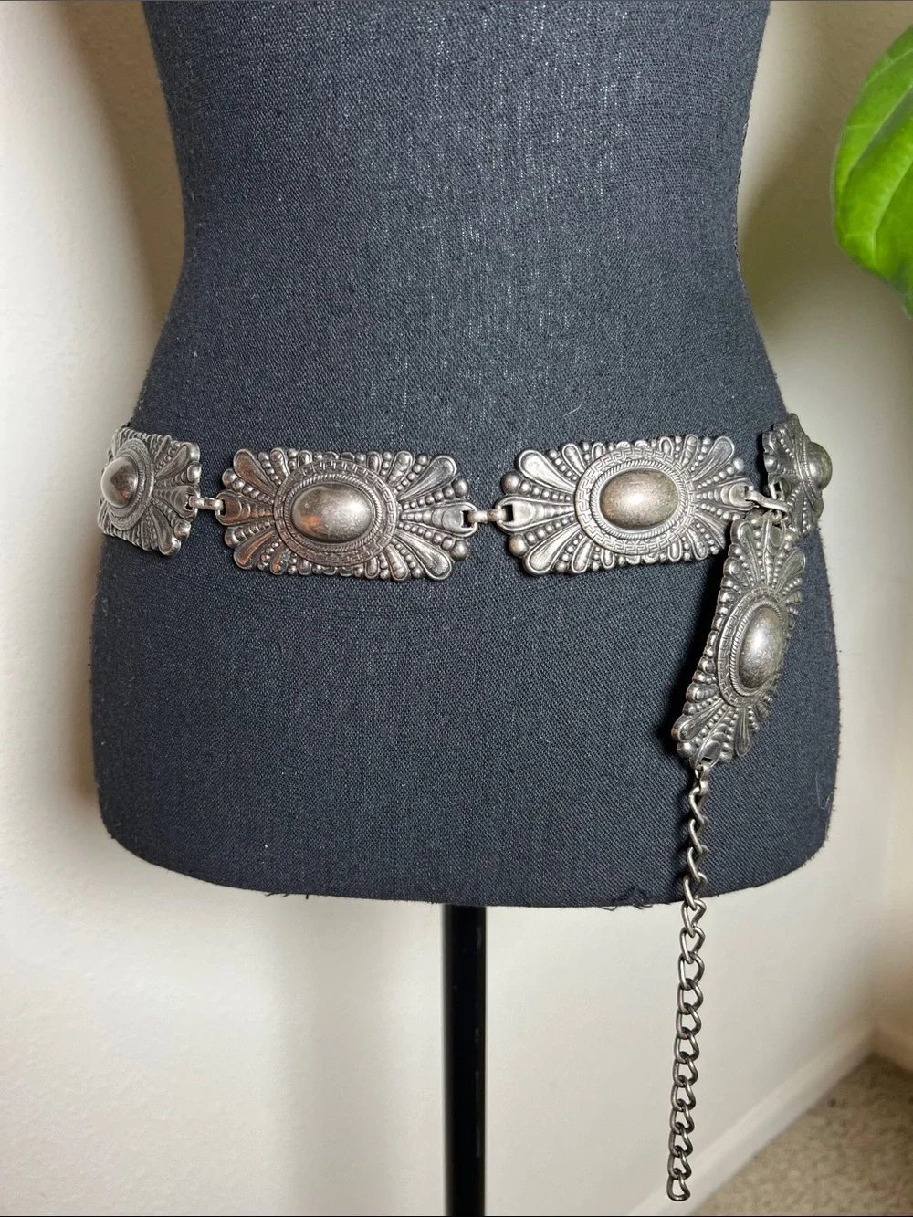ESCADA Women’s Gun Metal Vintage Ornate Concho Belt Made in Spain HEAVY!!